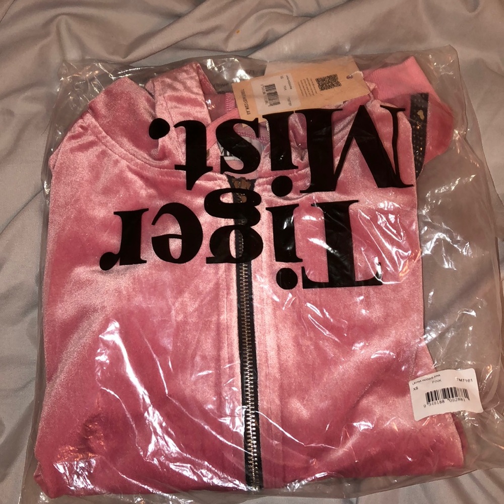 pink velvet crop jacket